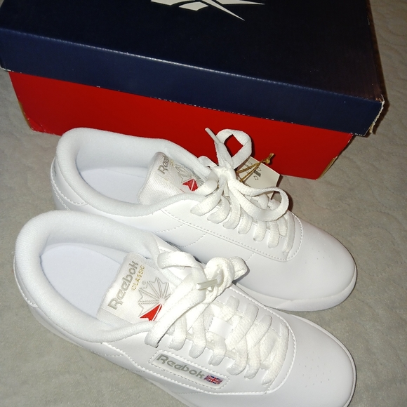 NWT! REEBOK Classics Sz 7 - Picture 3 of 10